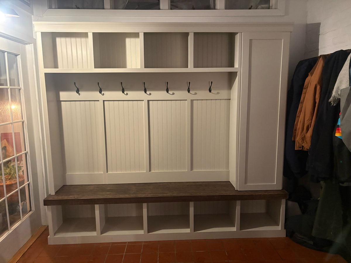 MudLockers Bespoke Storage — Style 4LR05 Right Door