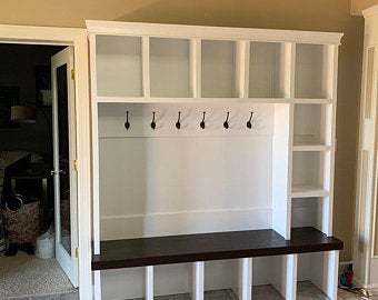 Custom 5 Cubby with 5 lockers and Black bench mud Locker